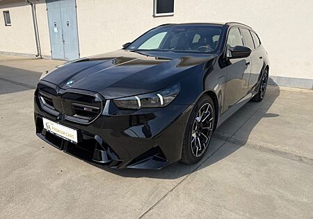 BMW M5 Touring 360 DR.ASS.PRO AHK PANO SITZBELÜFT