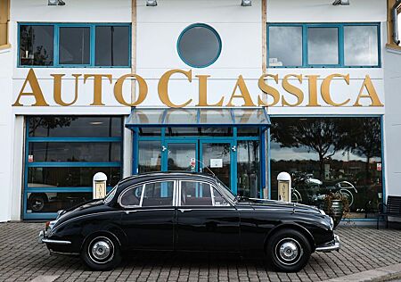 Jaguar Daimler 2.5 Litre V8