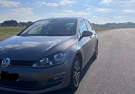 VW Golf Volkswagen 1.2 TSI 63kW BMT ALLSTAR - Inspektion NEU