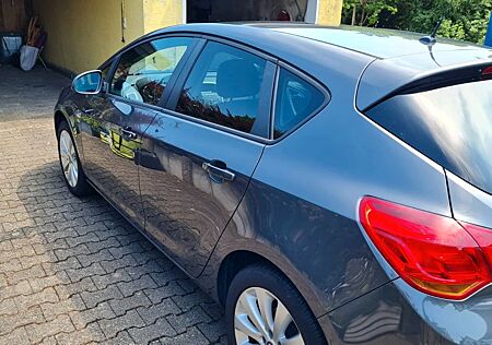 Opel Astra 1.4 Turbo 150 Jahre 103kW 150 Jah...
