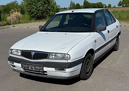 Lancia Delta 1.6 IE LE/5-TÜRER/ALUFELGEN/55-KW/