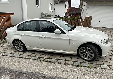 BMW 320i -
