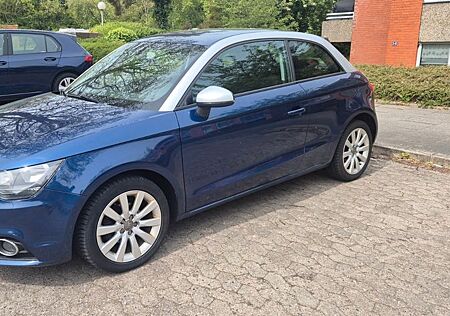 Audi A1 1.6 TDI Ambition Zahnriemen AGR neu Checkheft