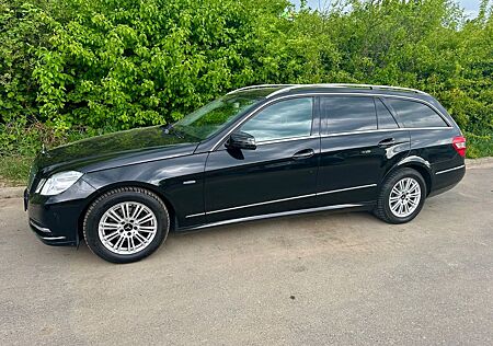 Mercedes-Benz E 200 CDI T BlueEFF NAVI Xenon PARKTR Sitzh.TEMP