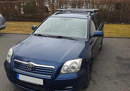 Toyota Avensis Kombi T25 2004