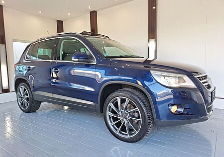 VW Tiguan Volkswagen Sport & Style 4Motion*AHK*PDC*Automatik*