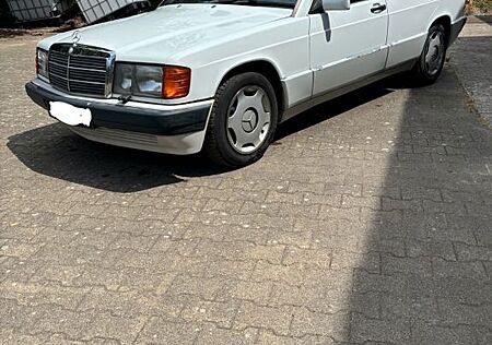 Mercedes-Benz 190 Mercedes Benz E Automatik *schiebedach*