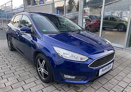 Ford Focus Lim. Business *Navi*Klimaautomatik*Sitzh.*