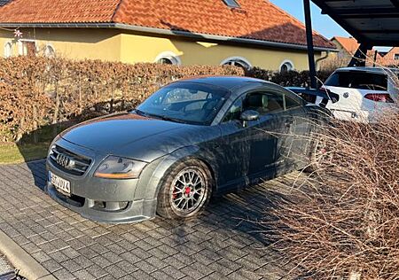 Audi TT Coupe 1.8T quattro 165 kW DTM Edition DTM...