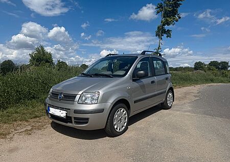 Fiat Panda , grau, Baujahr 2003, knapp 104.000 km
