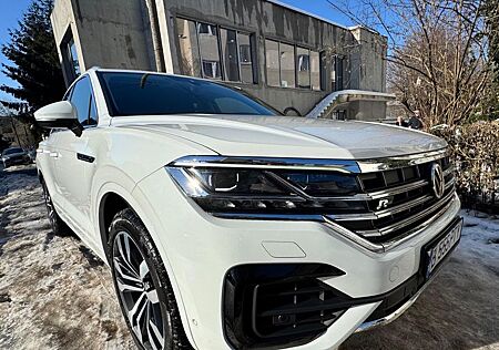 VW Touareg Volkswagen R-LINE 3.0 V6 TDI 210kW 4MOTION