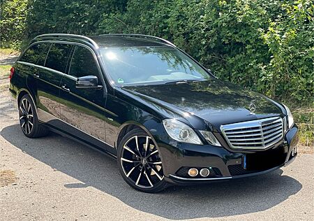 Mercedes-Benz E 300 CDI T BlueEFFICIENCY ELEGANCE ELEGANCE