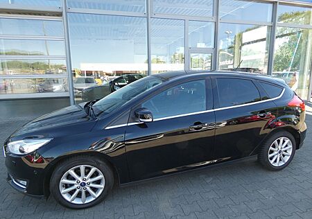 Ford Focus 1.5 Titanium*NAVI*XENON*RFK*PDC*SHZ*AHK*5T