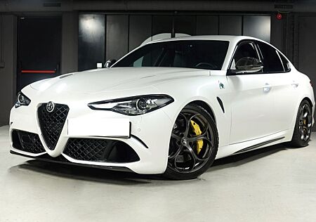 Alfa Romeo Giulia 2.9 V6 Bi-Turbo 375 kW AT8 Quadrifogl...