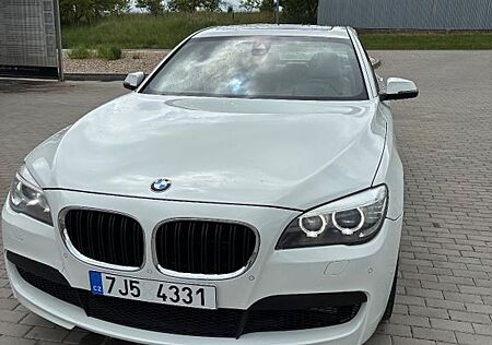 BMW 750Li -