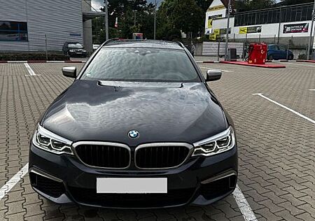 BMW M550d xDrive Touring A -