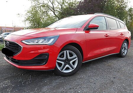 Ford Focus Cool & Connect Turnier AHK, 8-fach bereift