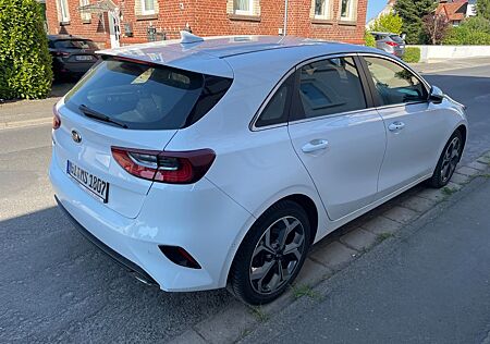 Kia Cee'd / Ceed 1.4 T-GDI DCT Spirit Spirit