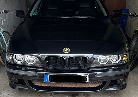 BMW 523i