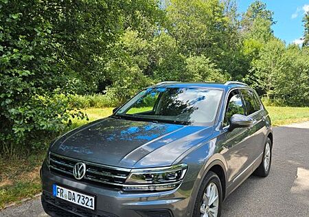 VW Tiguan Volkswagen 2.0 TSI DSG 4MOTION SOUND