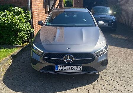 Mercedes-Benz A 200 DCT -