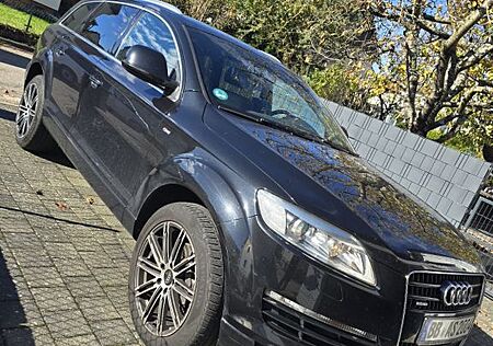 Audi Q7 3.0 TDI - quattro - S line - 7 Sitzer