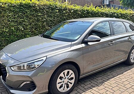 Hyundai i30 1.4 Select Select - Unfallfrei +Nichtraucher