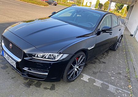 Jaguar XE 20d 180PS Automatik