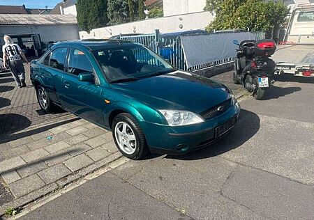 Ford Mondeo 1.8 81 kW Ambiente*Klima*Einparkhilfe*