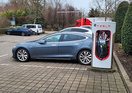 Tesla Model S Top zustand P85 Free Supercharging