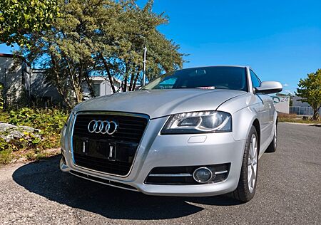 Audi A3 Sportback 2.0 TDI Ambition,Bi-Xenon,Navi