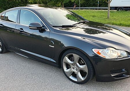 Jaguar XF 3.0 V6 Diesel S/Navi/Xenon/SSD/20Zoll/Alcant.