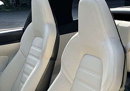 Porsche 992 911 Targa 4 GTS *MANUFAKTUR BI-COLOR*BOSE*SP