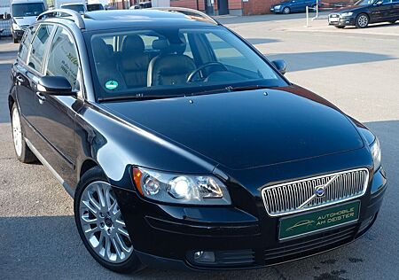 Volvo V50 Kombi T5 Summum*5-ZYLINER*BI-XENON*LEDER*SH
