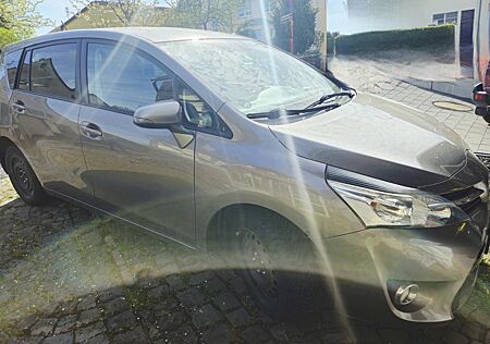 Toyota Verso 1.6l D-4D Start/Stop Comfort 5-Sitzer ...