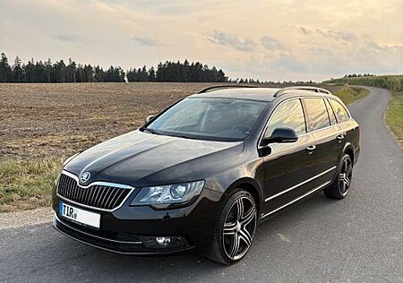 Skoda Superb Combi 2.0 TDI 125kW DSG Exclusive Green