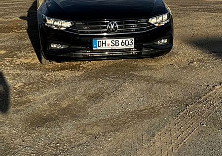 VW Passat Variant Volkswagen 1.5 TSI OPF DSG Variant -