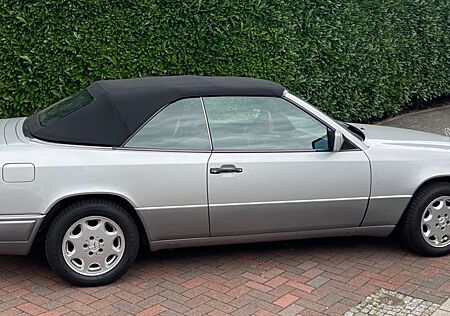 Mercedes-Benz E 200 Cabriolet