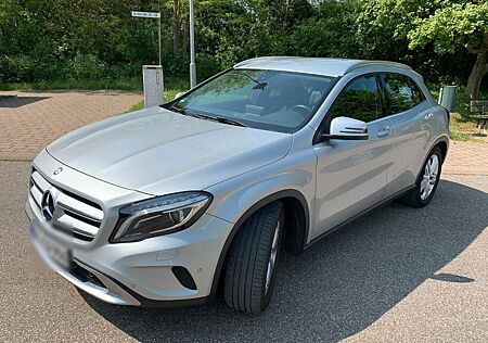 Mercedes-Benz GLA 180 Urban