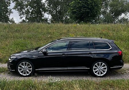 VW Passat Variant Volkswagen R-Line 2.0 TDI SCR DSG BMT 4MOT H