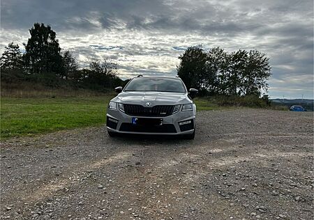 Skoda Octavia 2.0 TSI DSG RS Combi RS