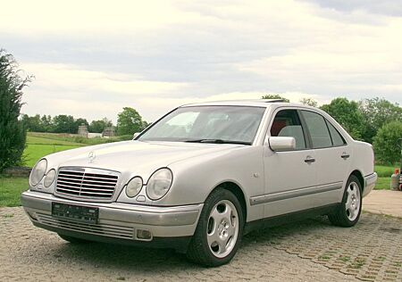 Mercedes-Benz E 430 Designo, AHK, Service Neu! TÜV 3/27!!!