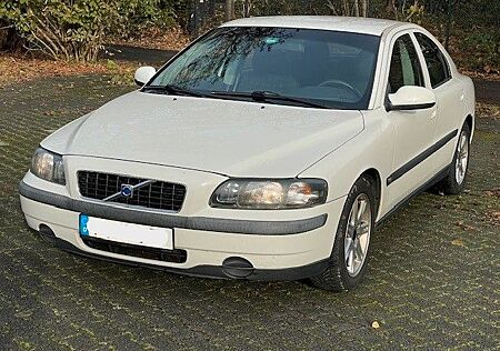 Volvo S60 2.4 - LPG Automatik, Scheckheft gepflegt