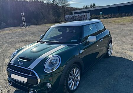 Mini Cooper S (JCW Ausstattung, Panoramadach)