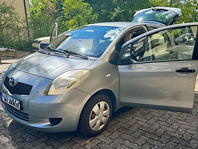 Toyota Yaris 1,0-l-VVT-i - nur 59700km!