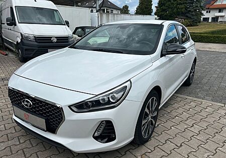 Hyundai i30 1.4 Intro LED Alu SHZ Kamera DAB
