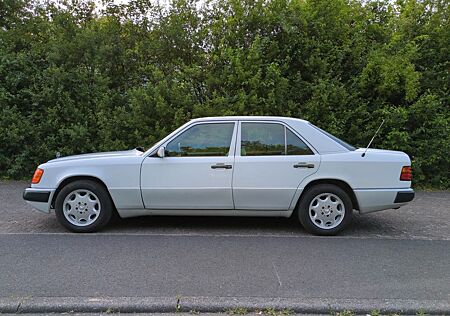 Mercedes-Benz 260