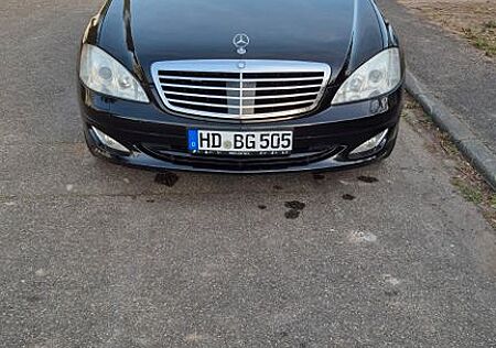 Mercedes-Benz S 500 -