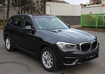 BMW X3 xDrive 20 d /LED/Automat/PDC+Kamera/