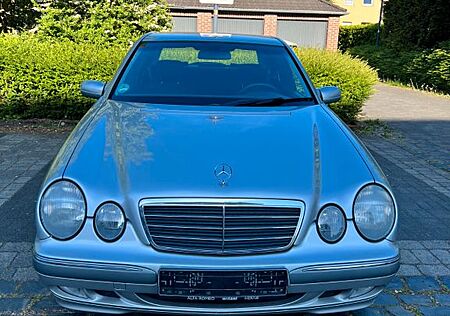 Mercedes-Benz E 200 KOMPRESSOR ELEGANCE Elegance